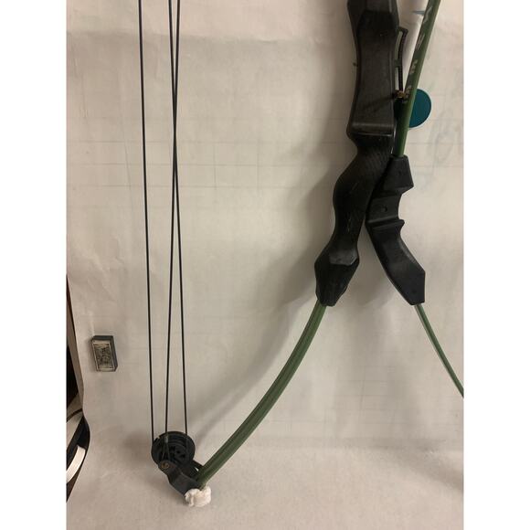Barnett Banshee Quad Compound Bow and Lil Banshee Bow - Picture 8 of 9